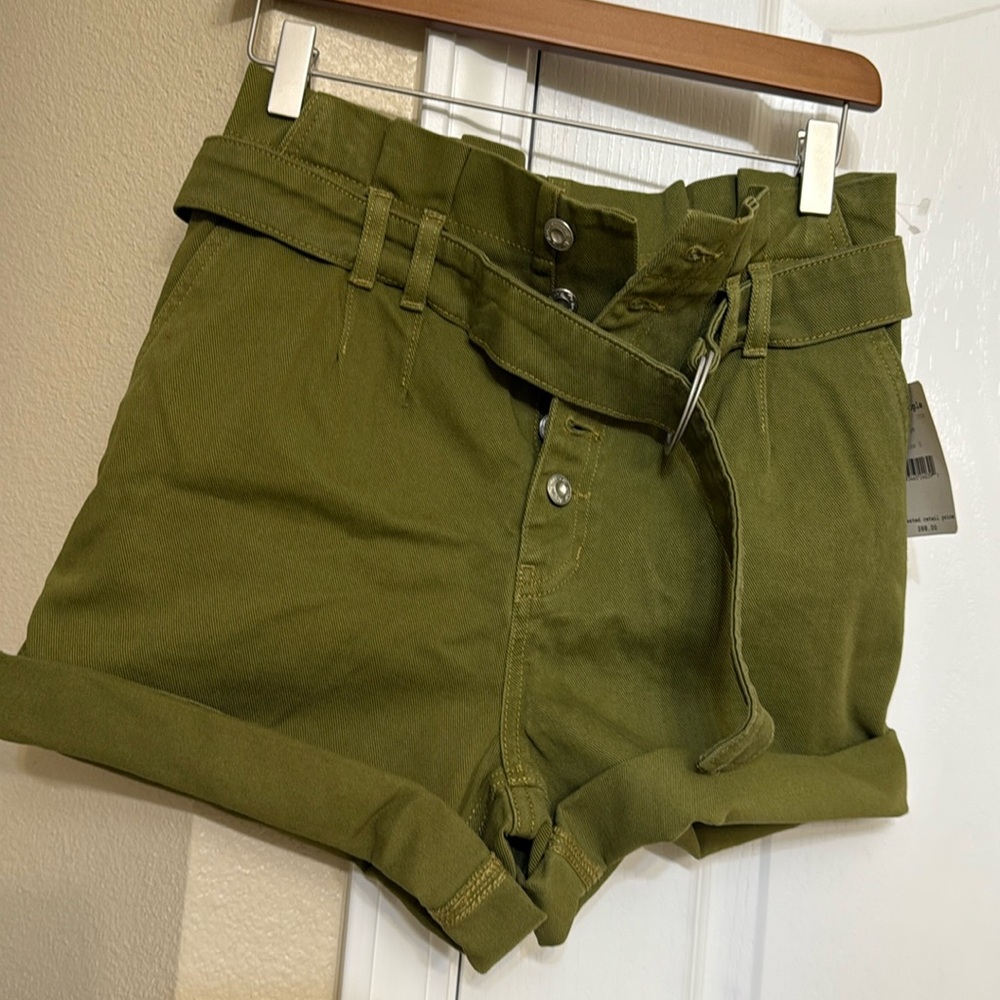 Free people 🌹🌹Olive Green Belted Women's Shorts - Picture 11 of 17